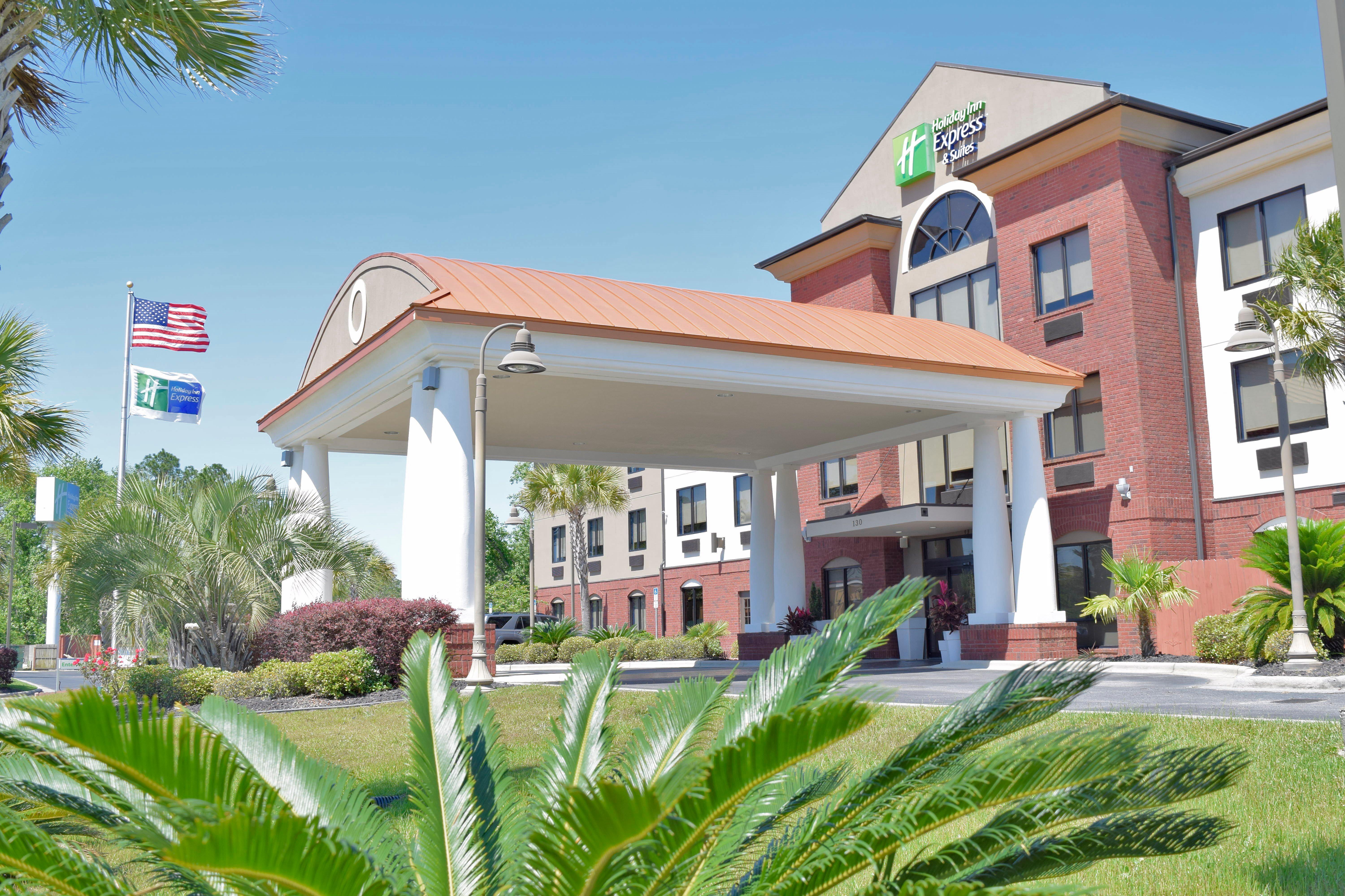 Holiday Inn Express & Suites Pensacola West I-10, An Ihg Hotel Exterior photo